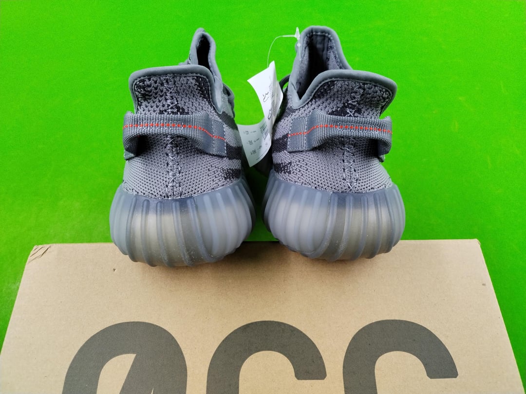 Yeezy Style Rockstud Untitled 29 Beluga detail 2