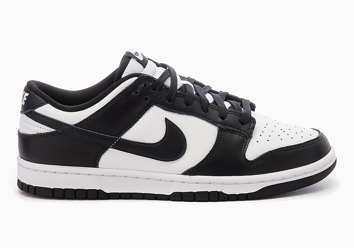 Nike Dunk Low Panda Black / White detail 2