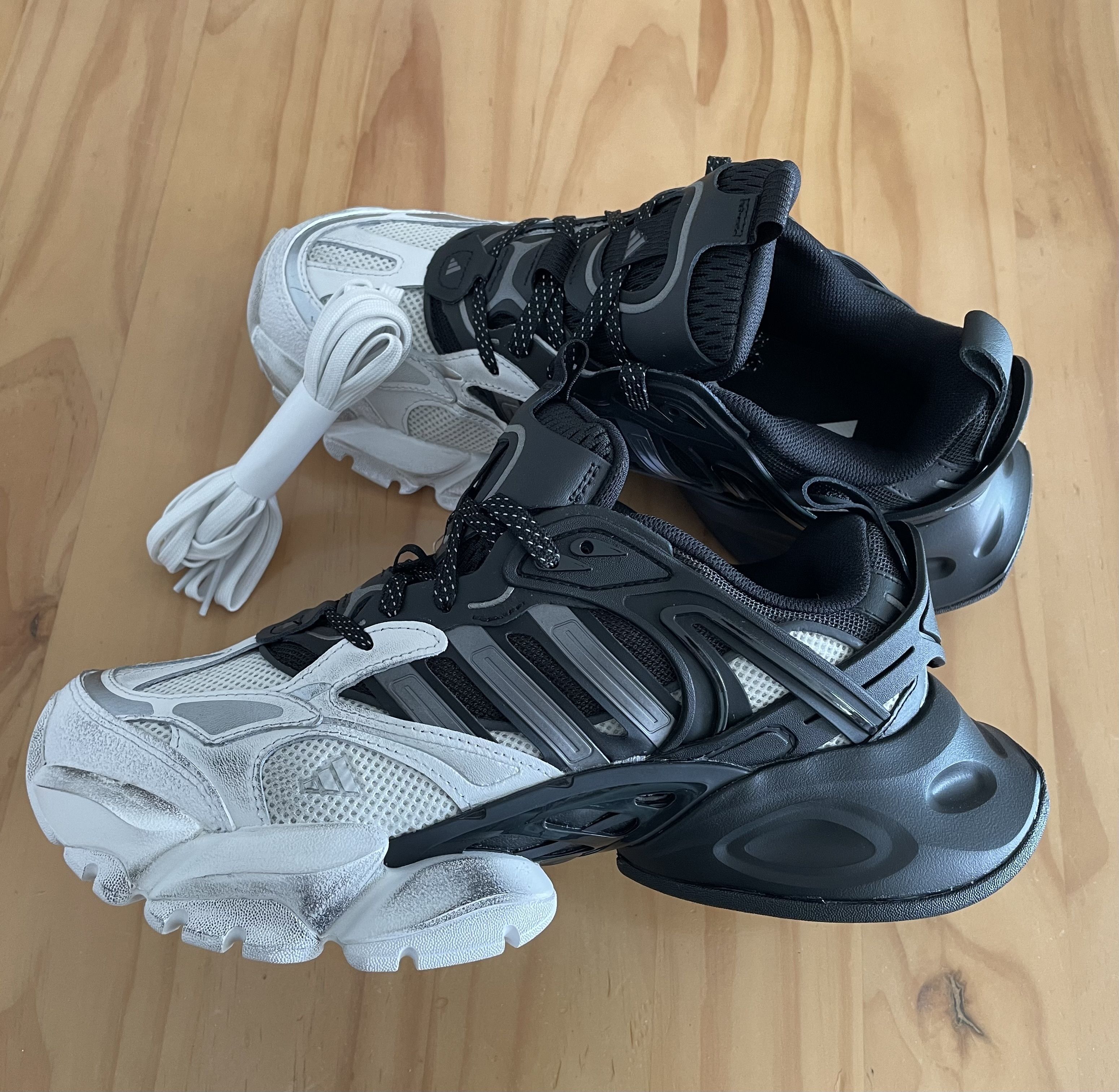 Adidas Style Bones Runner 47 Panda detail 3