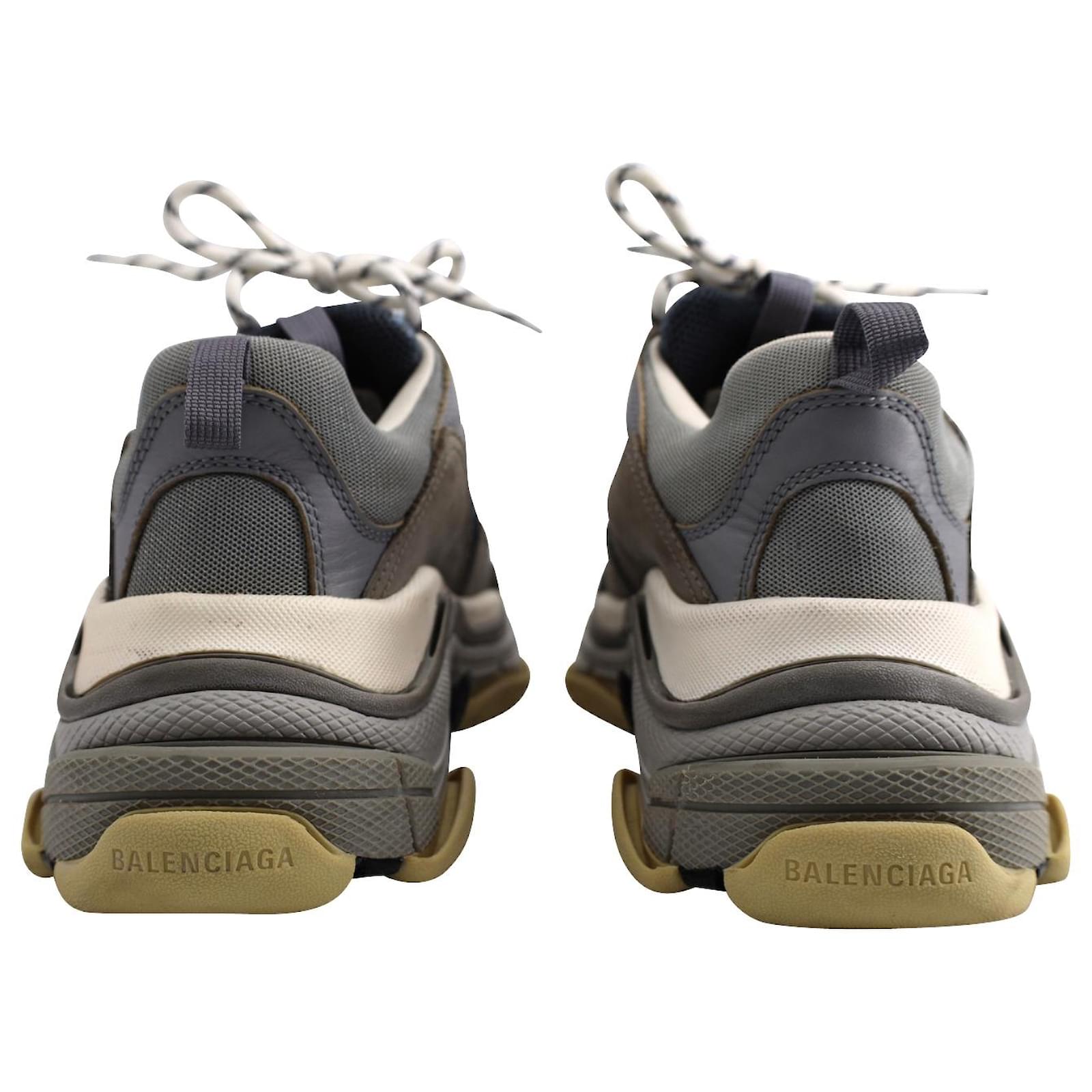 Balenciaga Style Triple S 56 Wolf Grey detail 2