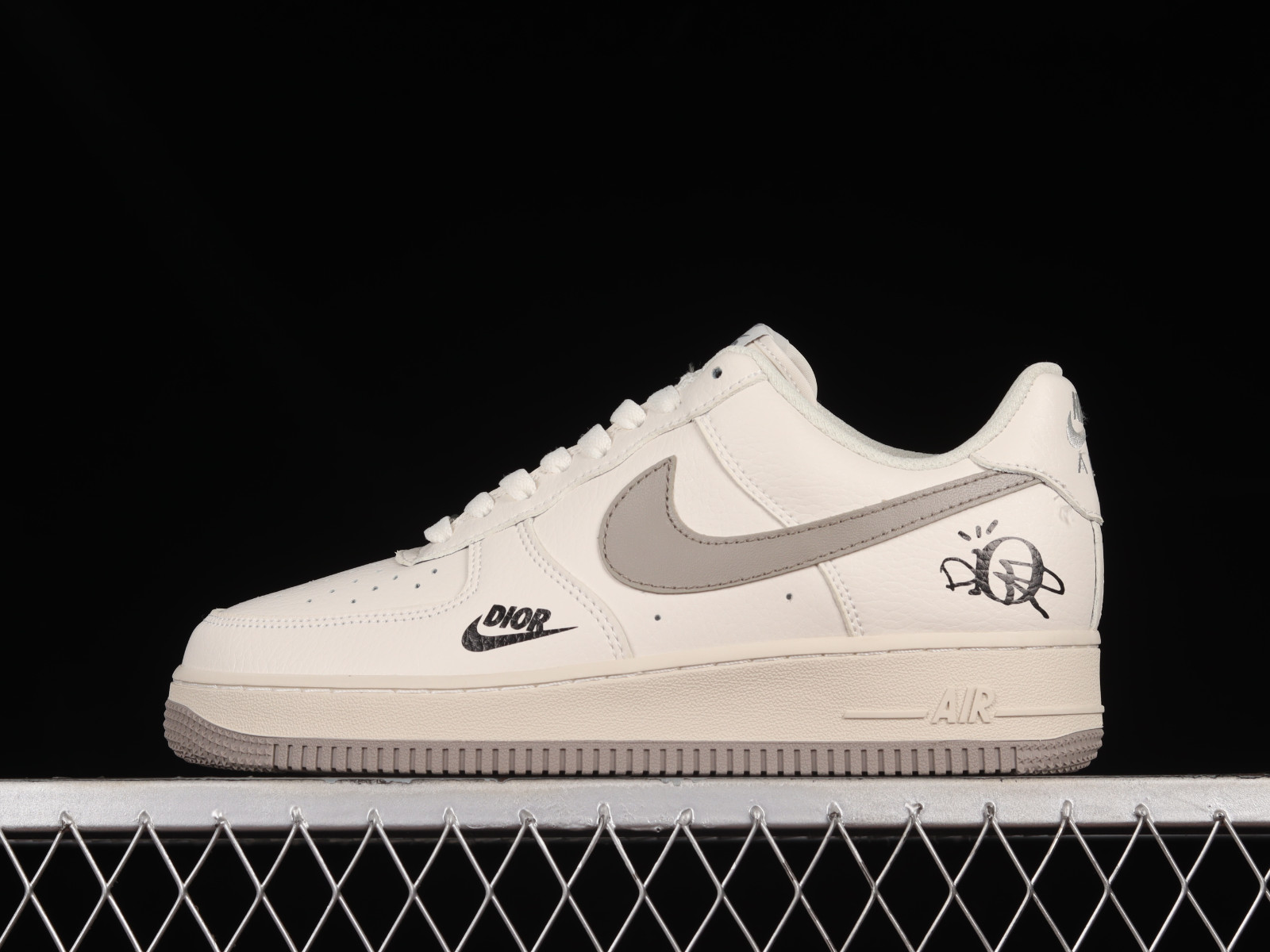 Dior Style Air Force 1 Low 71 Cream detail 2