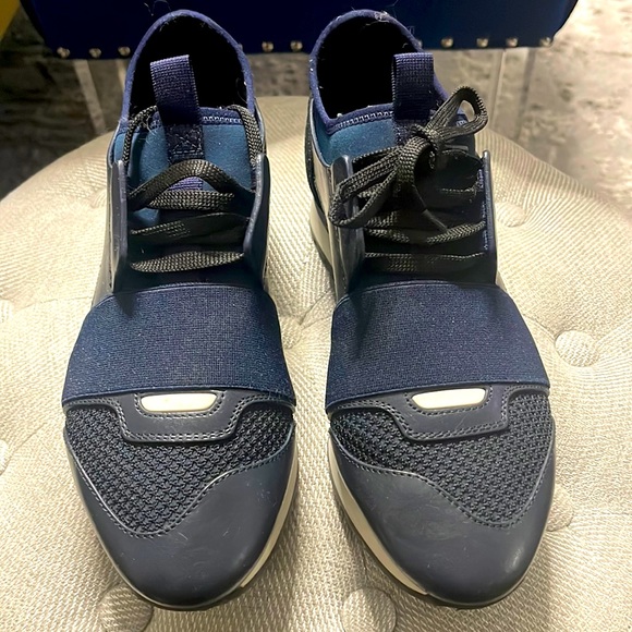 Balenciaga Style Cloud X 83 Navy detail 2