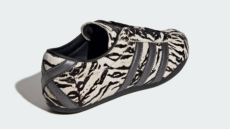 Adidas Style 2002R 84 Zebra detail 2