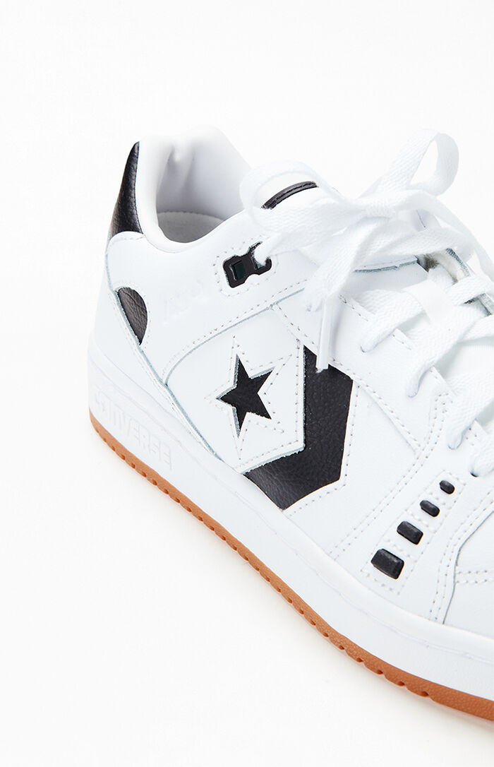 LV Style One Star Pro 111 Triple White detail 2