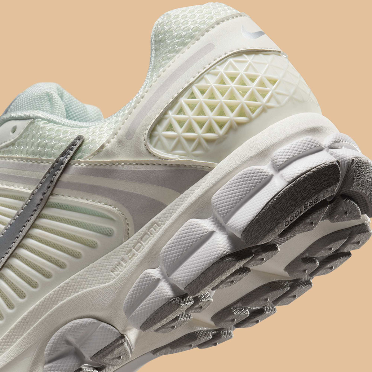 Hoka Style Vomero 5 113 Sail detail 2
