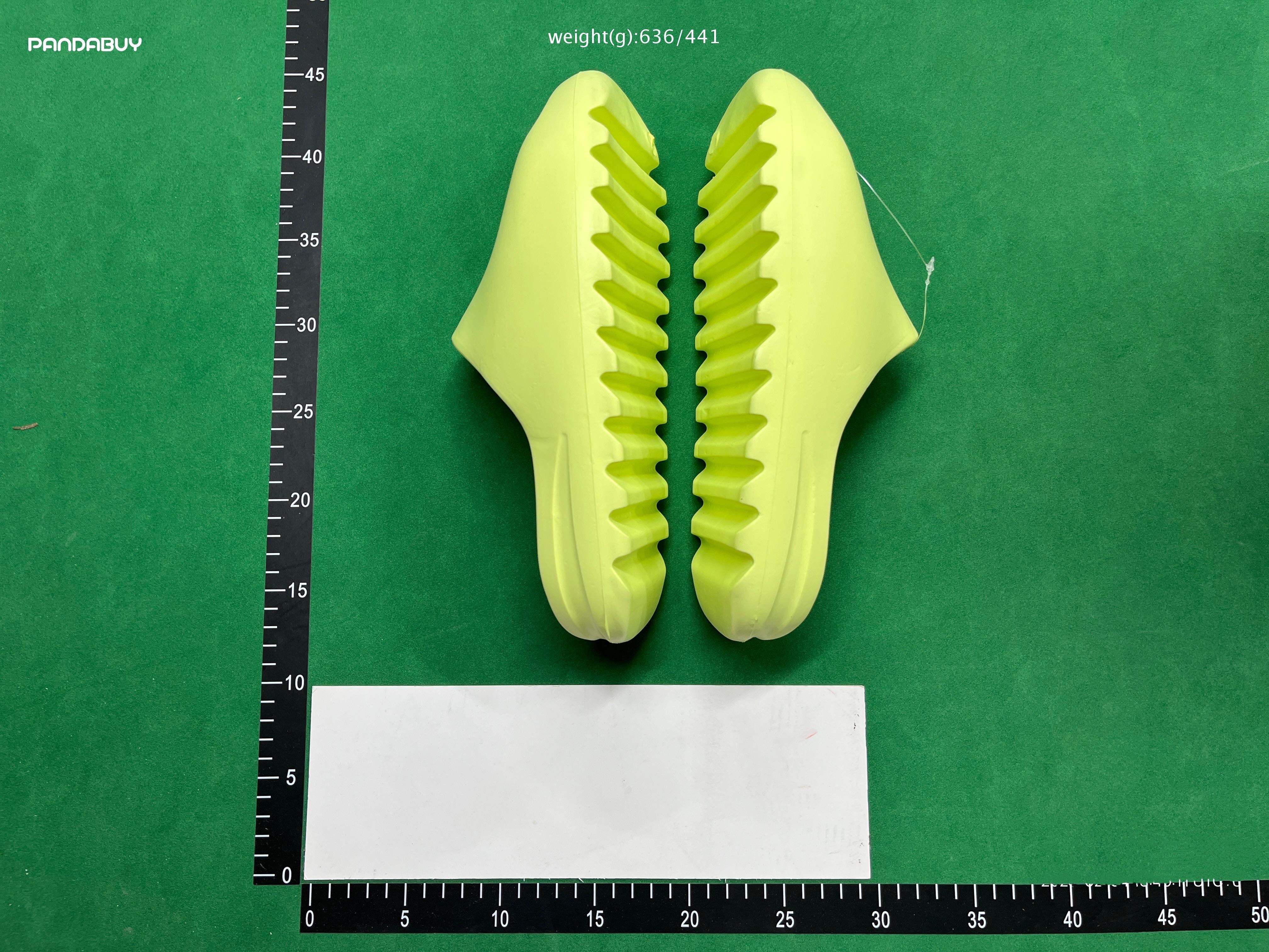 Yeezy Style Speed Runner 117 Volt detail 2