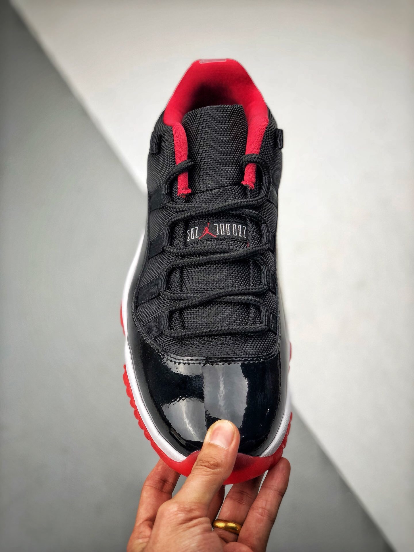 AJ AJ11 Bred Black / Red detail 3
