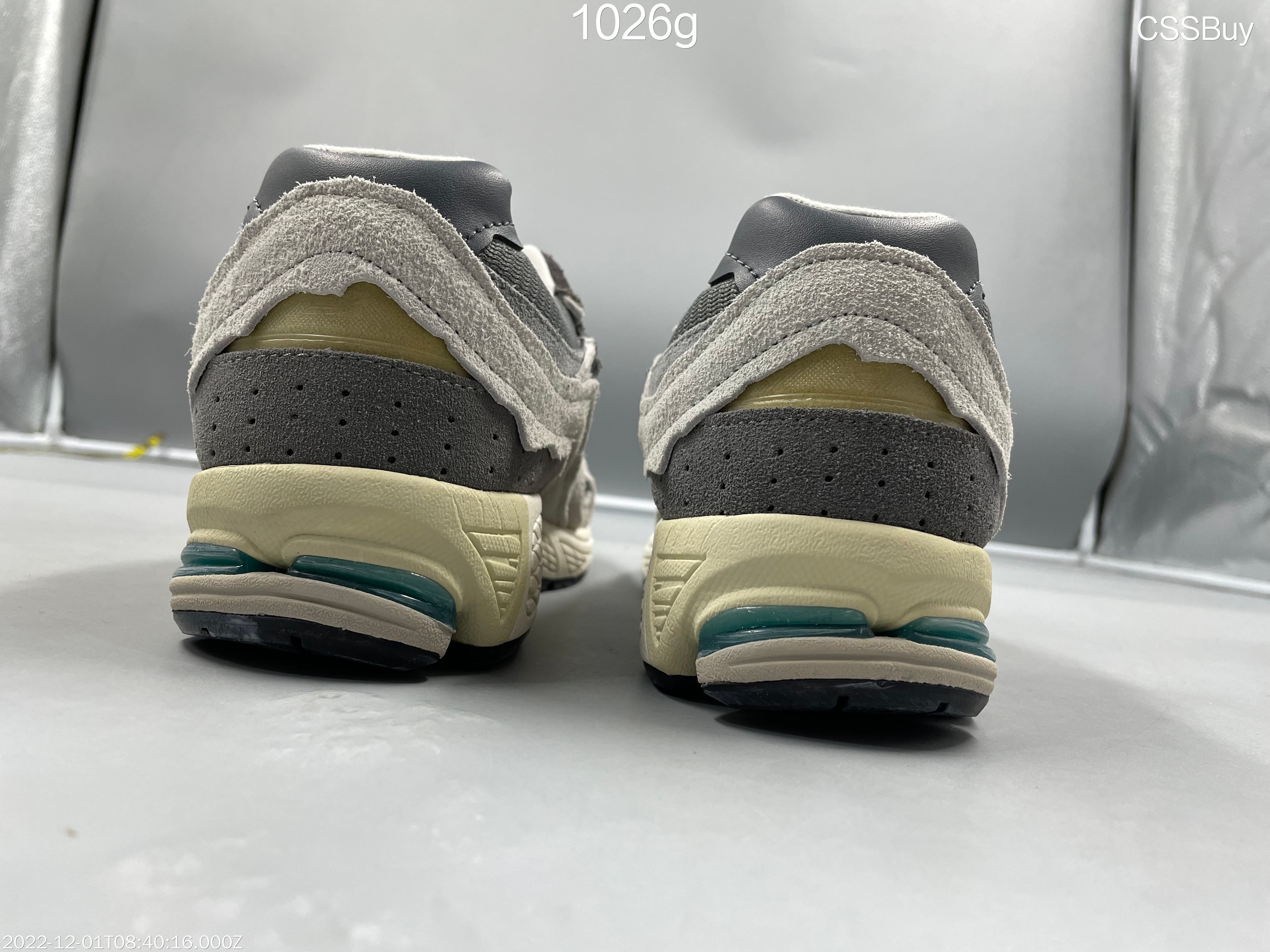 Asics Style 2002R 124 Panda detail 2