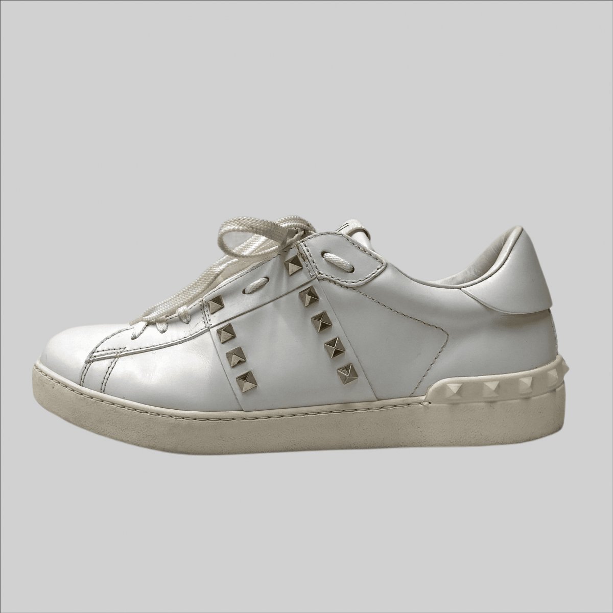 Valentino Style Rockstud Untitled 143 Wolf Grey detail 3