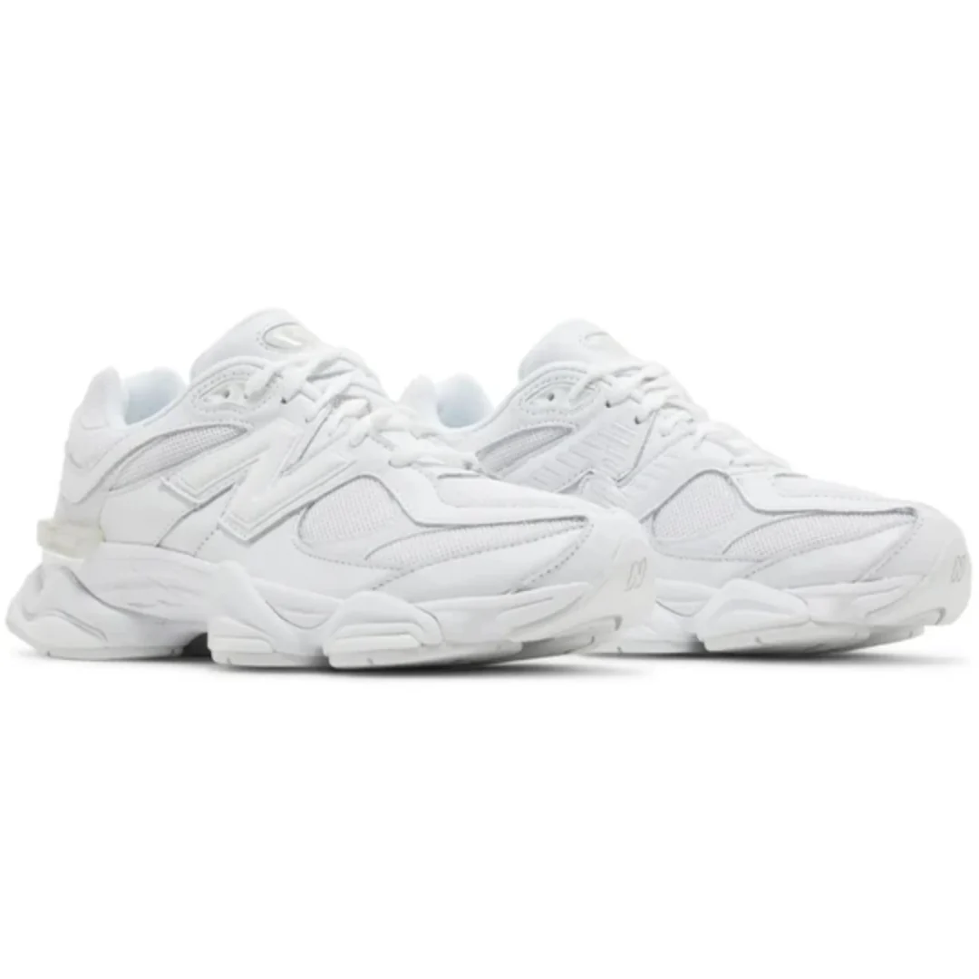 On Style 9060 145 Triple White detail 4