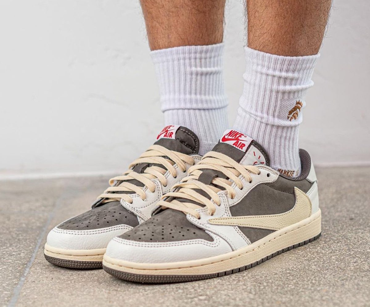 Nike Travis Scott x AJ1 Low Reverse Mocha Sail / Brown detail 3