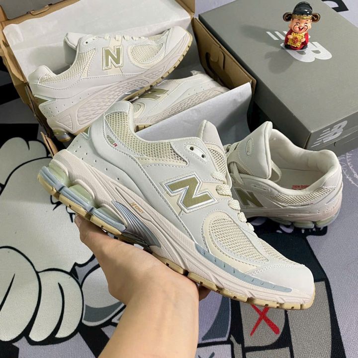 Nike Style 2002R 150 Cream detail 2