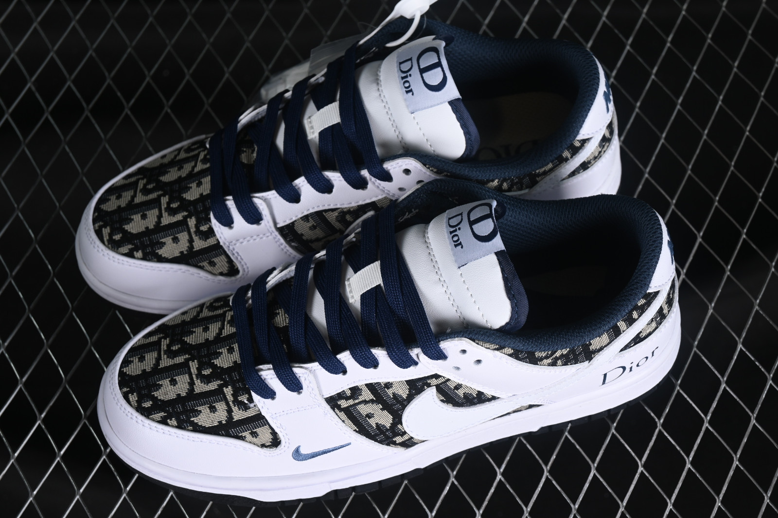 Dior Style Dunk High 161 Onyx detail 4