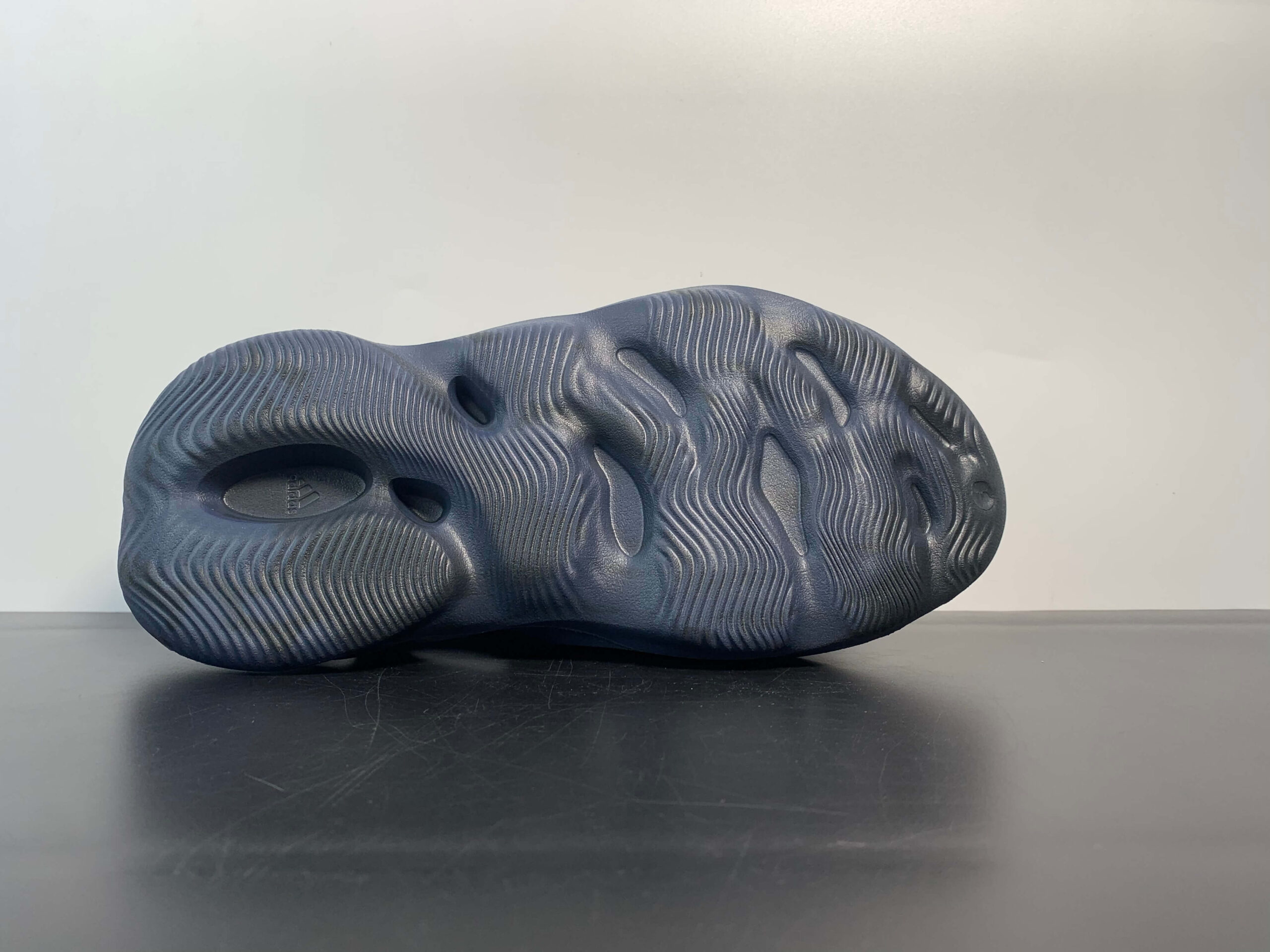 Valentino Style Yeezy Foam Runner 187 UNC detail 2