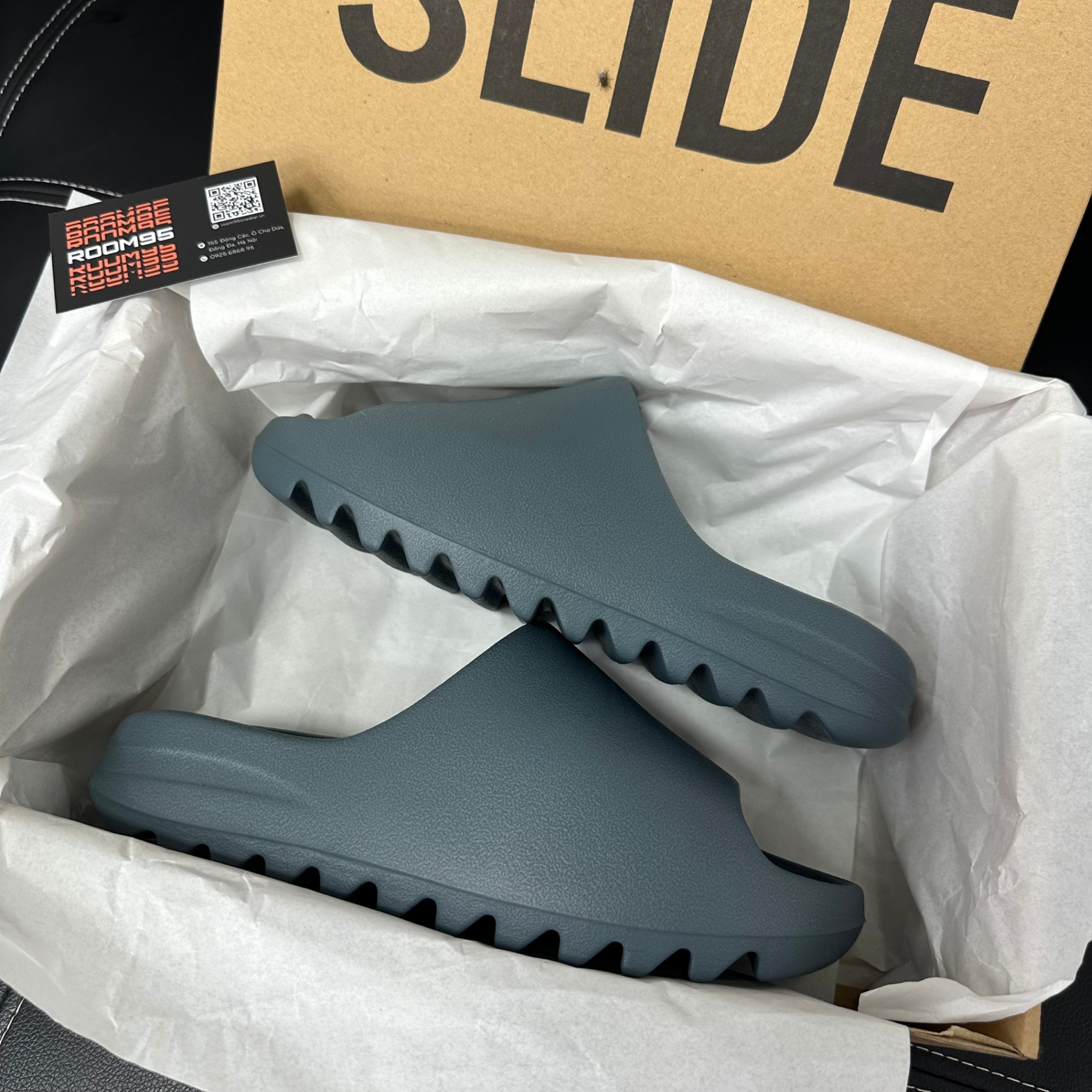 Dior Style Yeezy Slide 194 Volt detail 2