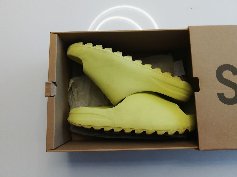 Dior Style Yeezy Slide 194 Volt detail 4