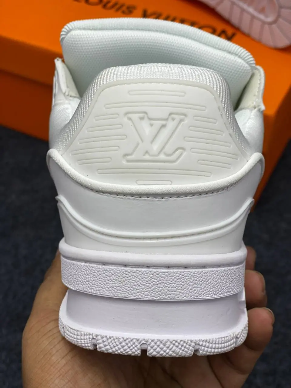 LV Style Track 3 195 Triple White detail 4