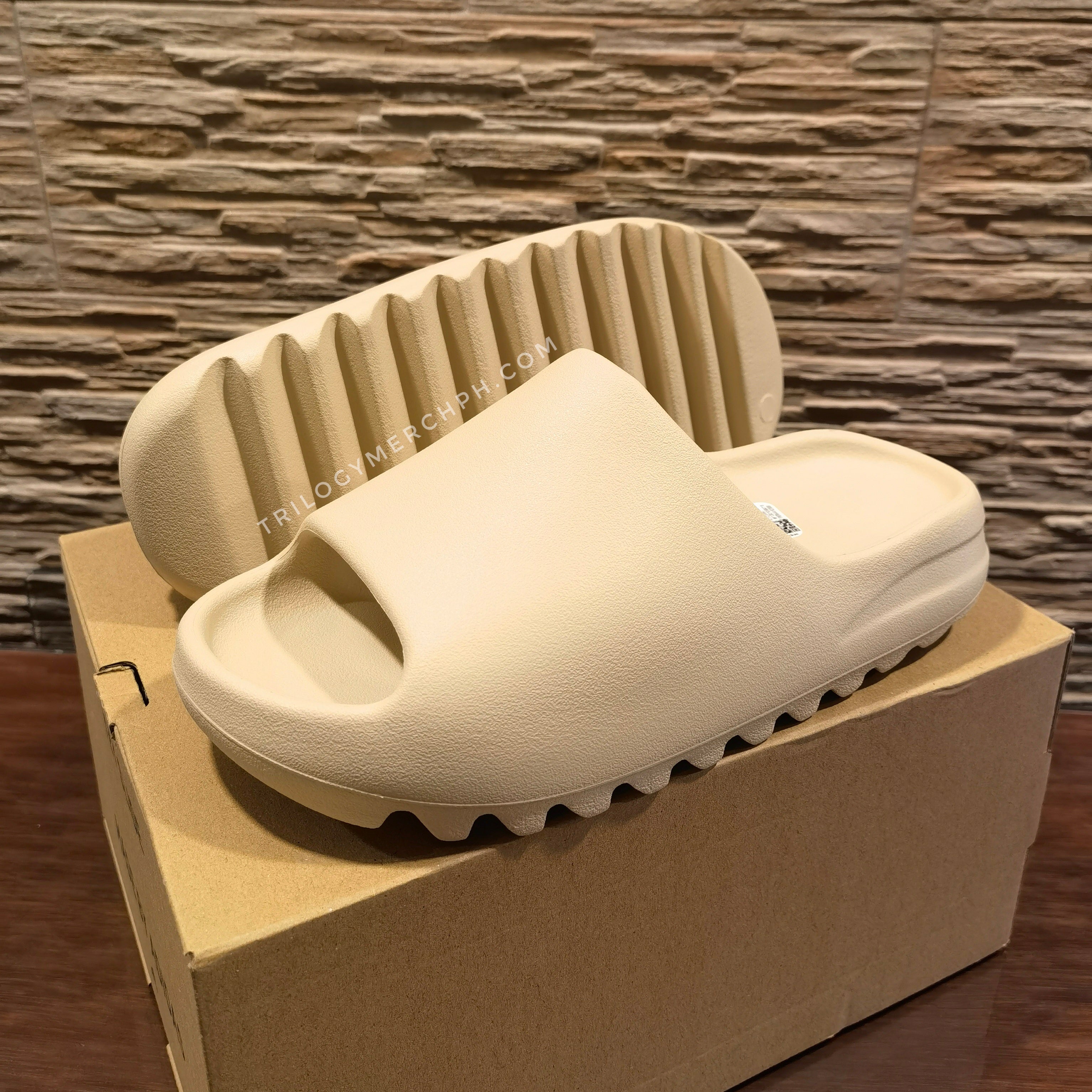 adidas Yeezy Slide Bone Bone detail 2
