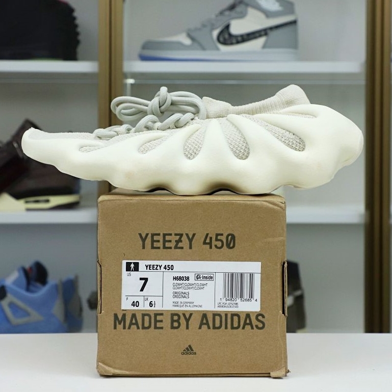 Yeezy Style Cloud X 210 Chicago detail 3