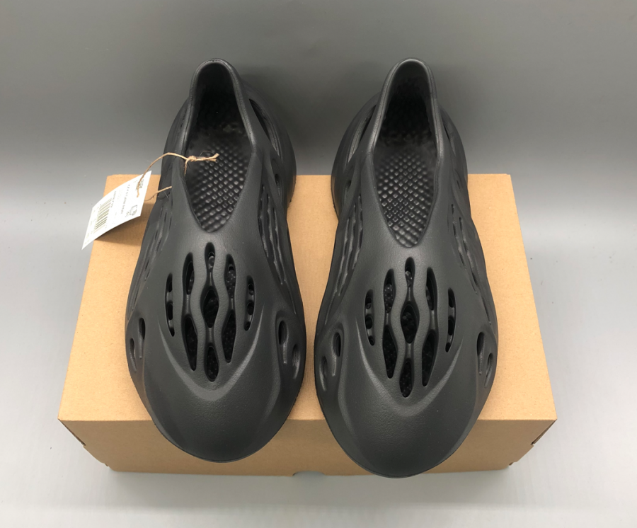 Jordan Style Yeezy Foam Runner 218 Triple Black detail 3