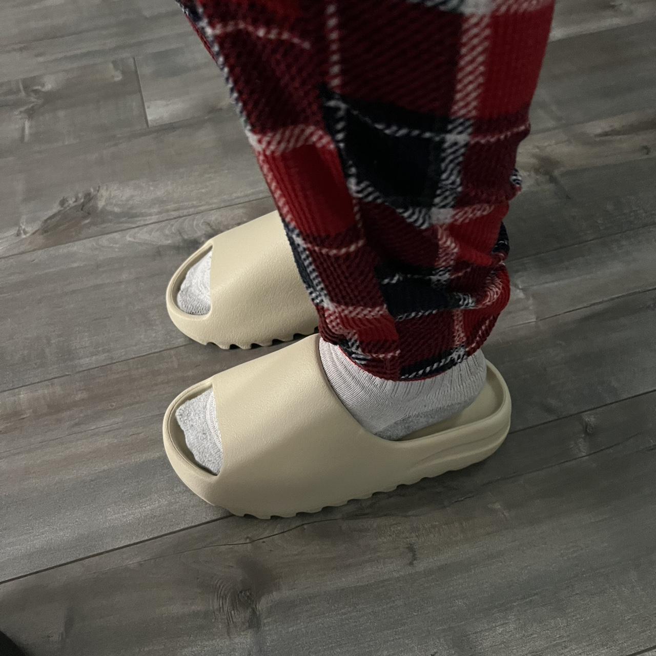Gucci Style Yeezy Slide 224 Chicago detail 4