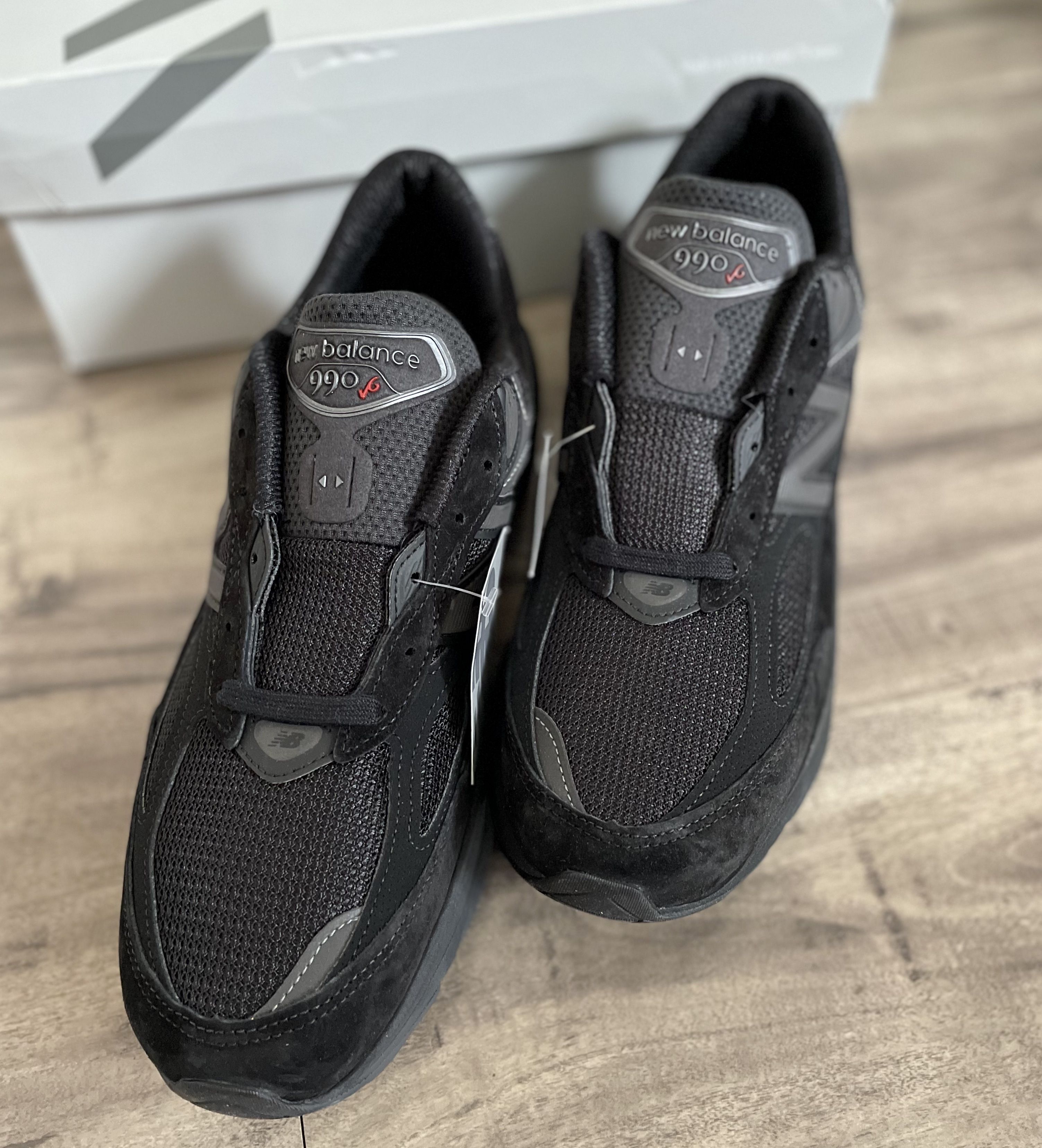Yeezy Style 990v6 237 Onyx detail 4