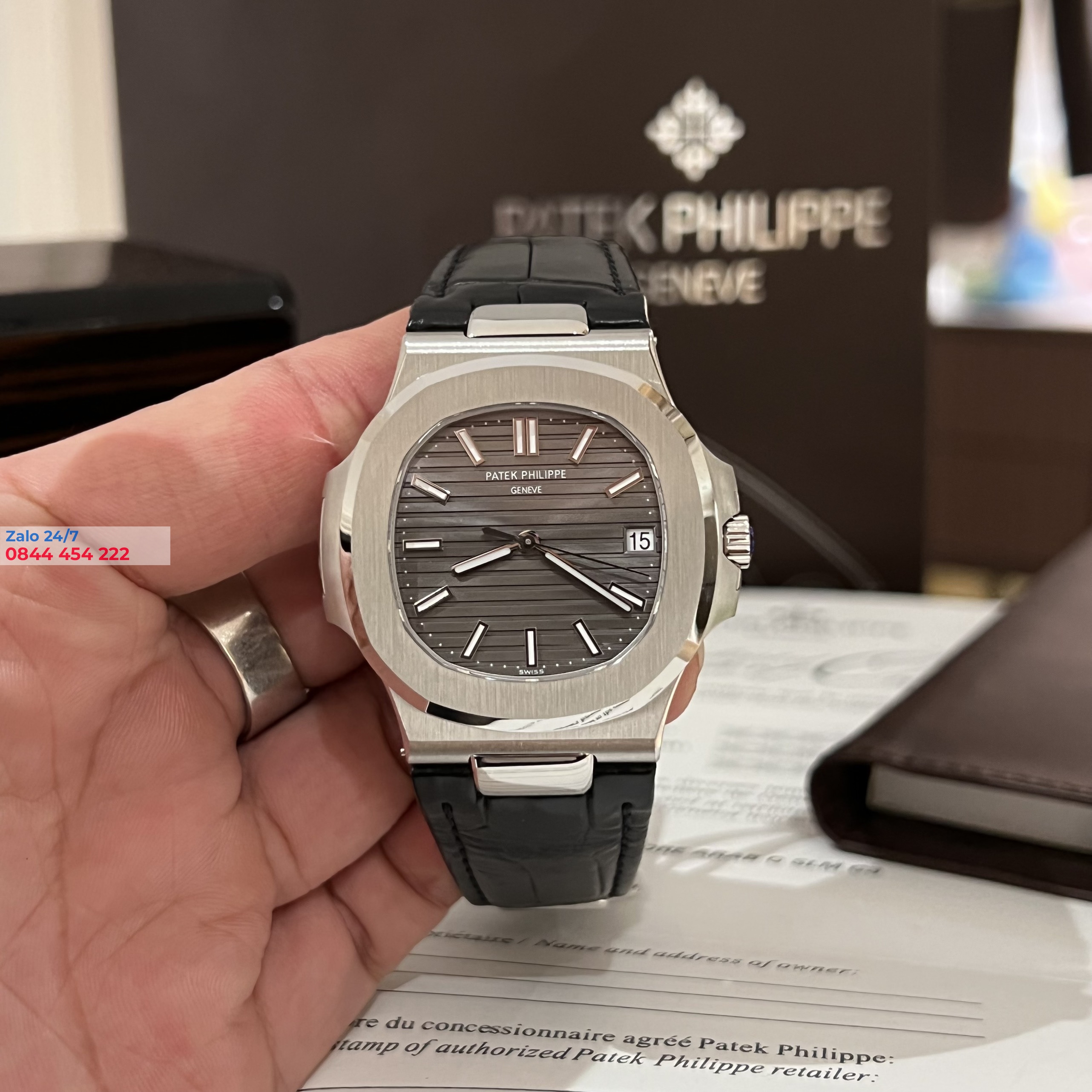 PP Style Nautilus 5711 55 Grey Dial / Rubber detail 4