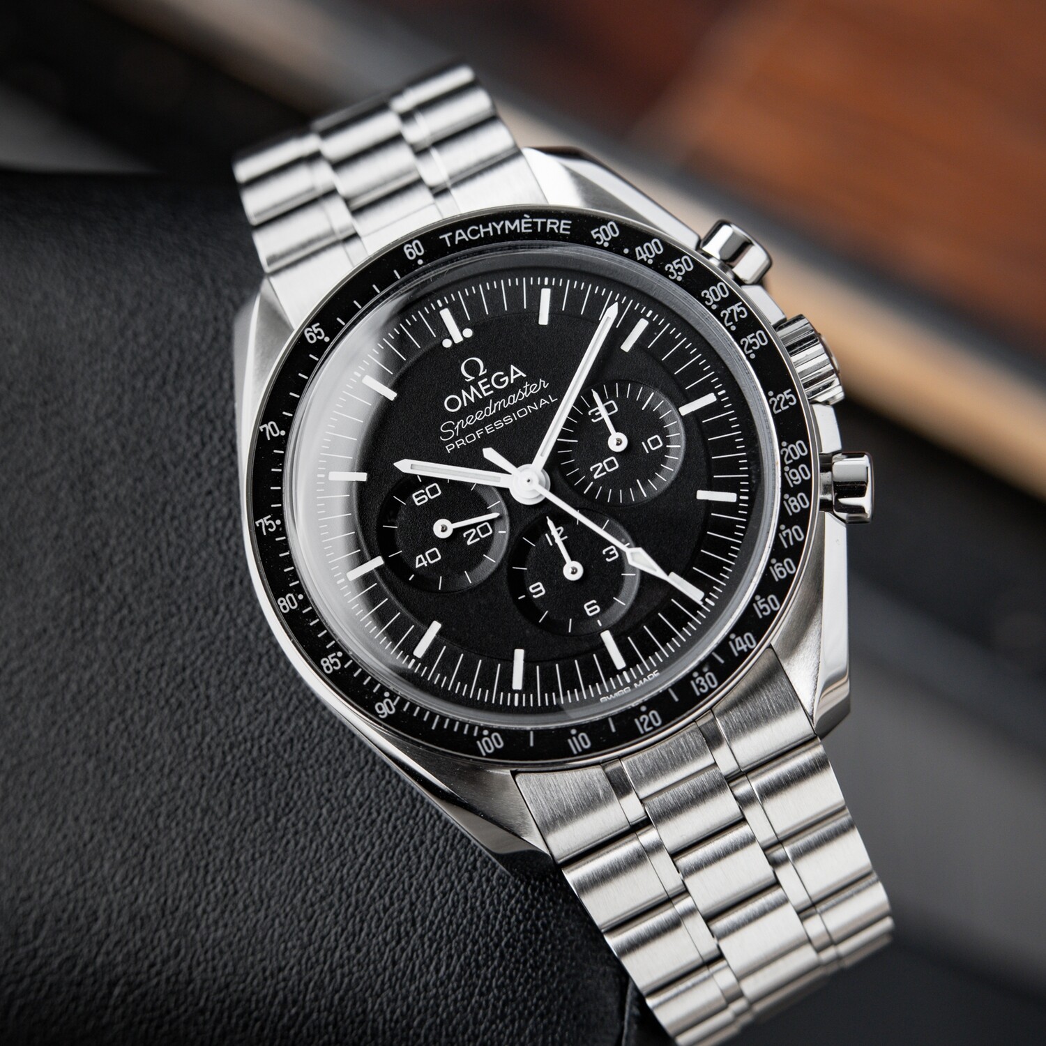 Omega Style Speedmaster Moonwatch Black detail 3