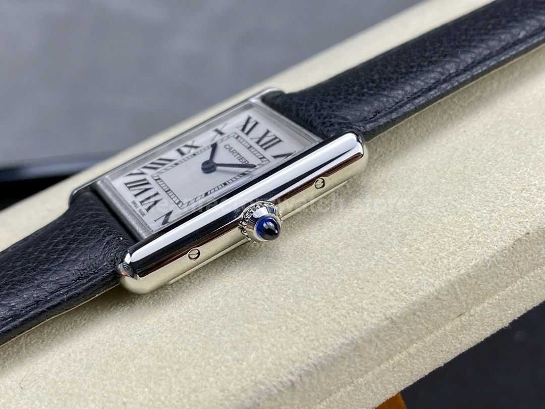 PP Style Tank Louis 85 Silver Dial / Leather detail 3