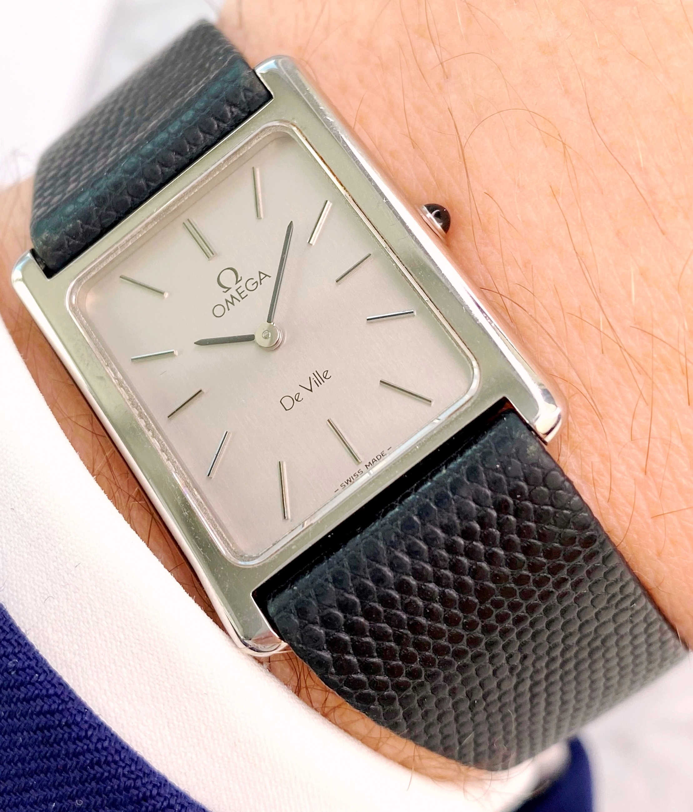 Omega Style Tank Louis 89 Grey Dial / Rubber detail 4