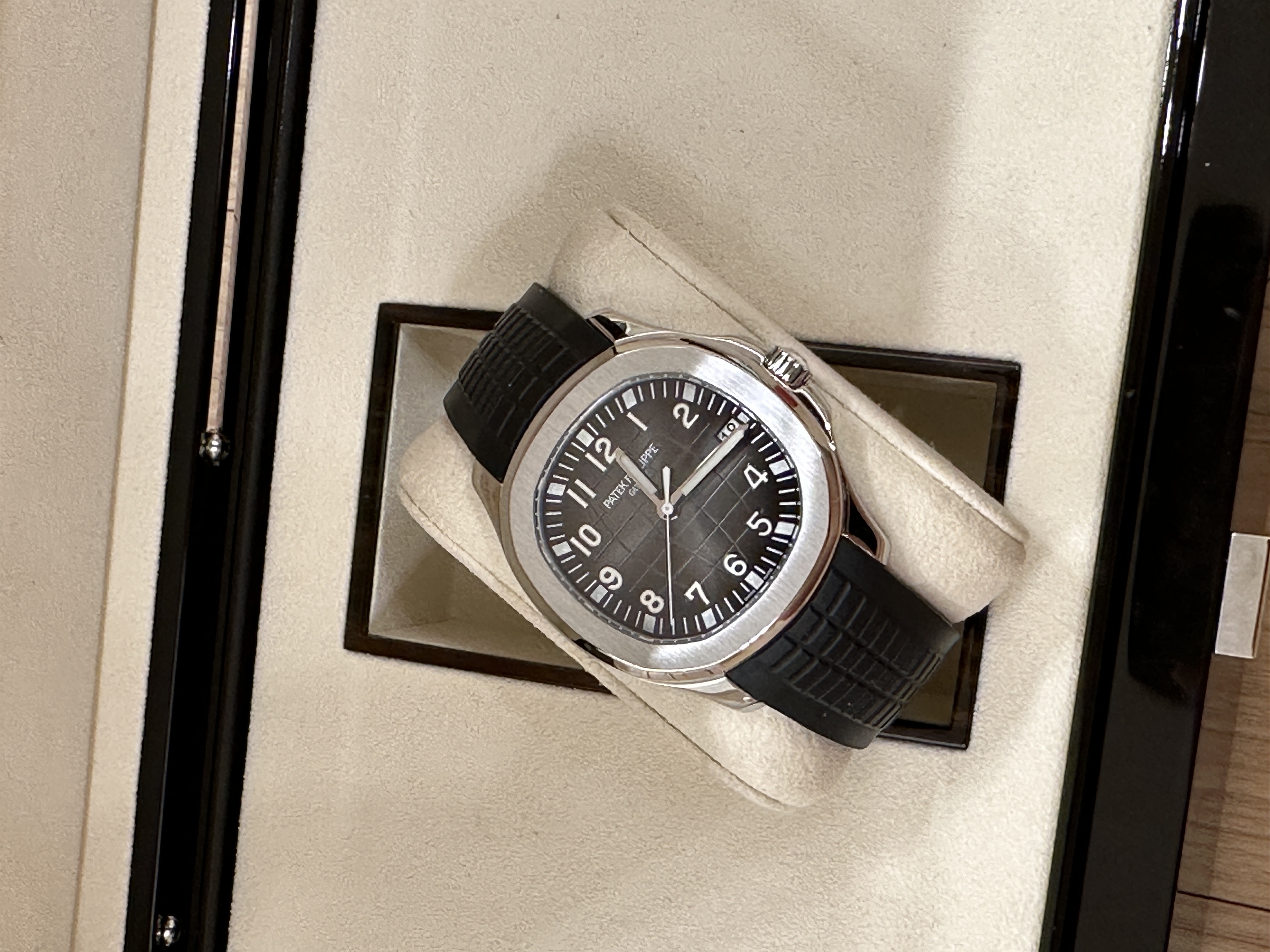 Omega Style Aquanaut 5167 225 Silver Dial / Leather detail 3