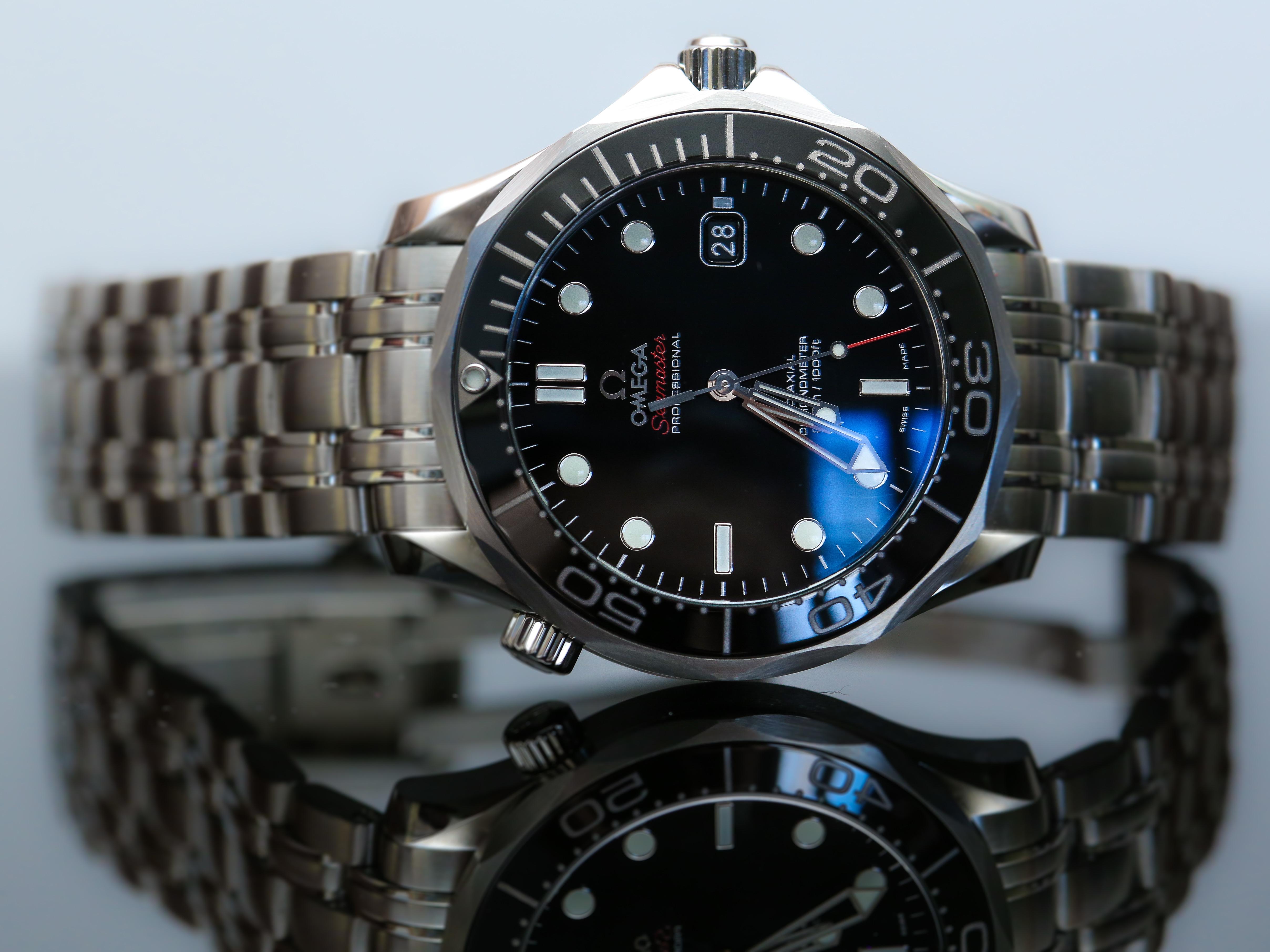 AP Style Seamaster 300 98 Ceramic Bezel detail 2