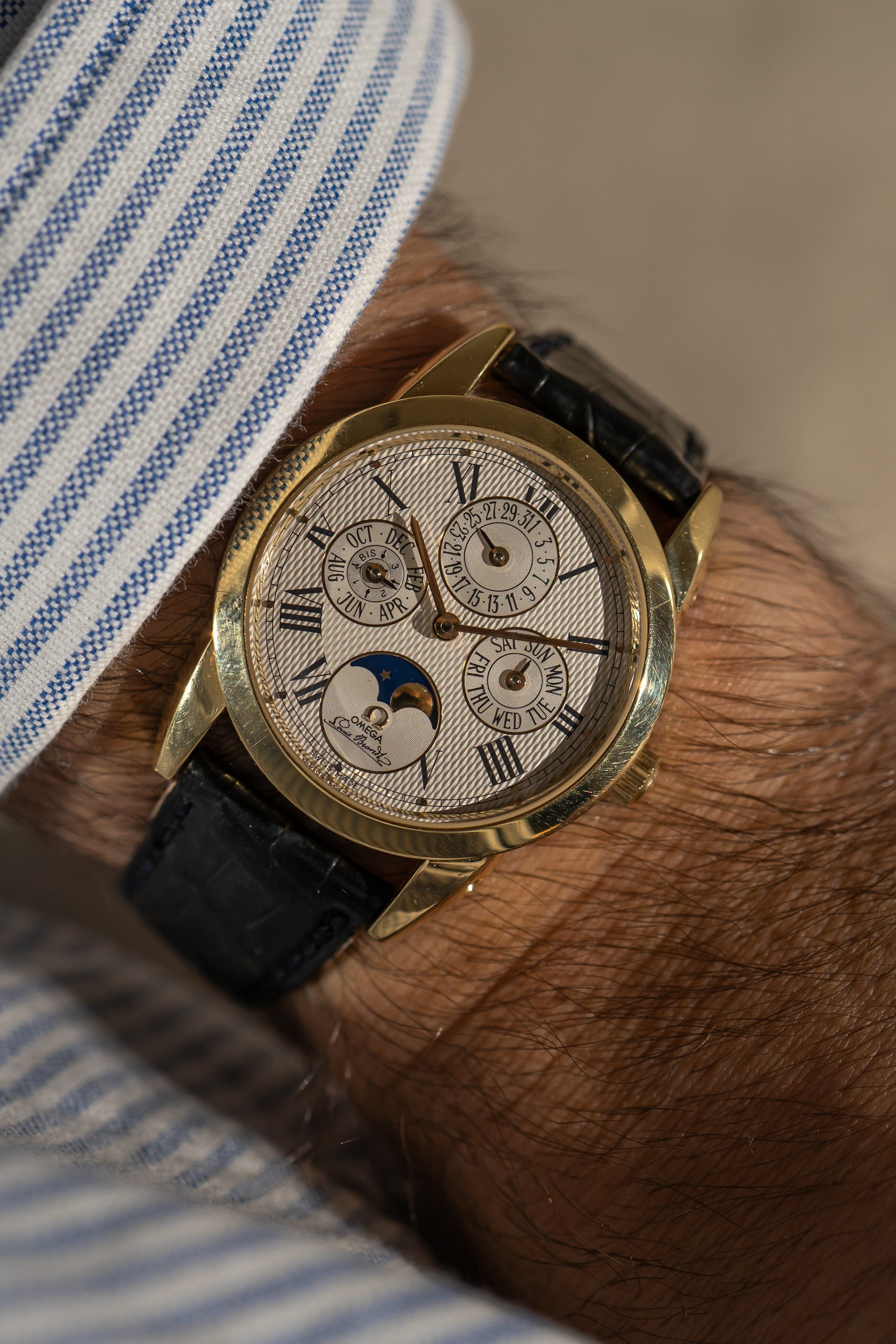 Omega Style Big Bang 44 99 Two-Tone Gold detail 3