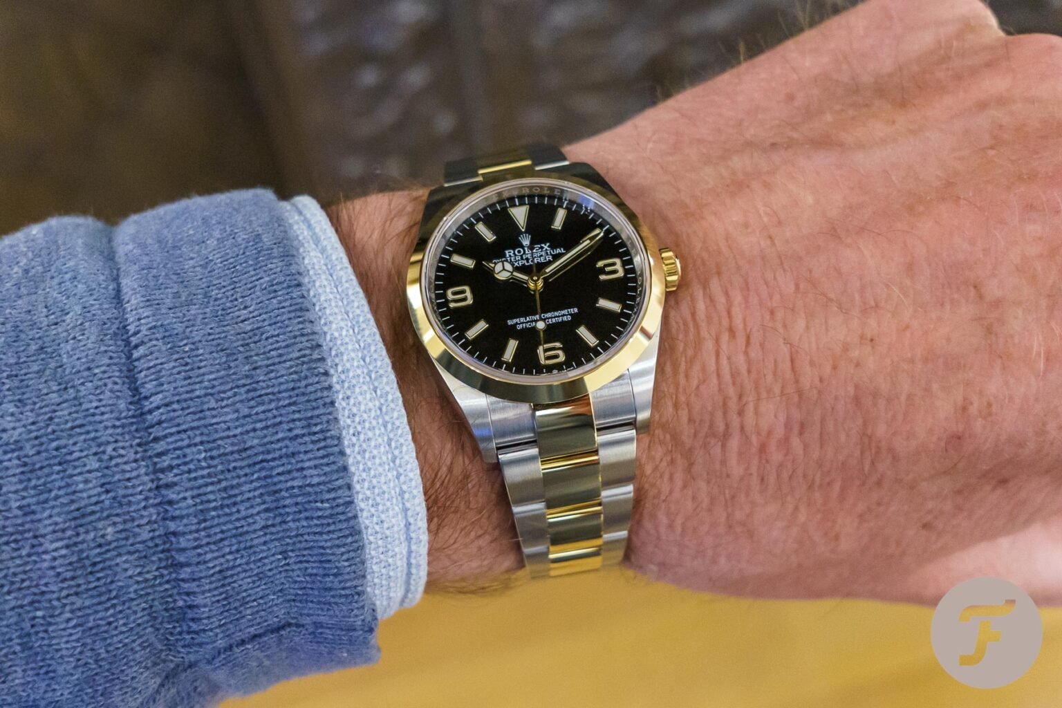 Rolex Style Explorer 40 107 Full Gold detail 4