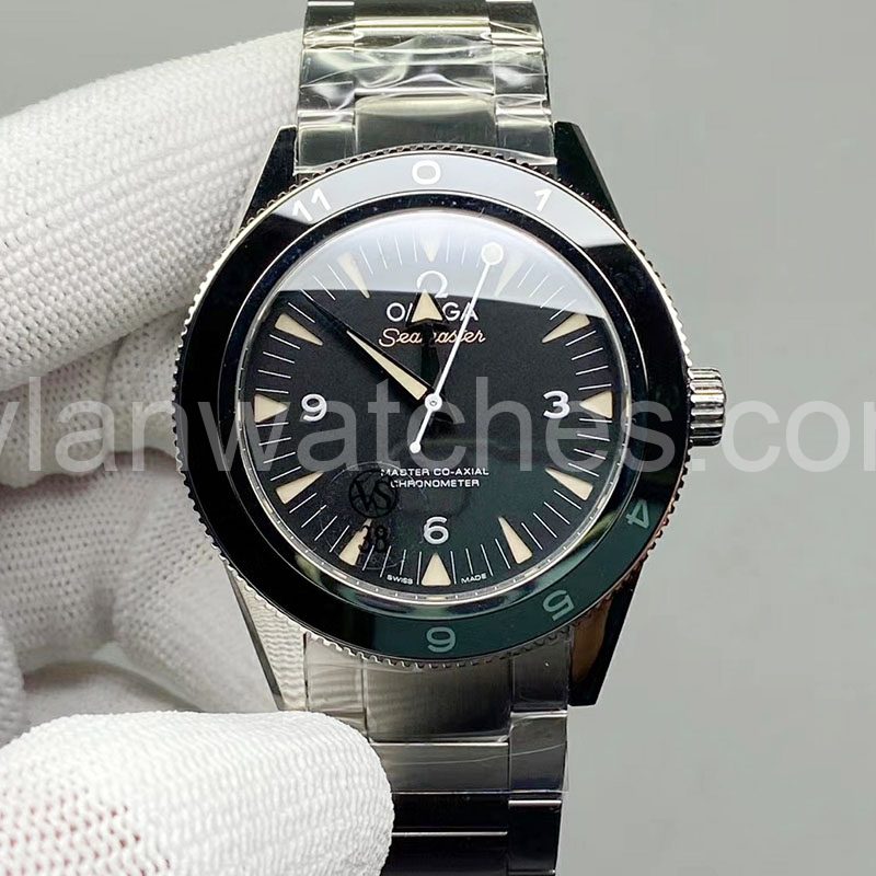 IWC Style Seamaster 300 123 Black Dial / Steel detail 3