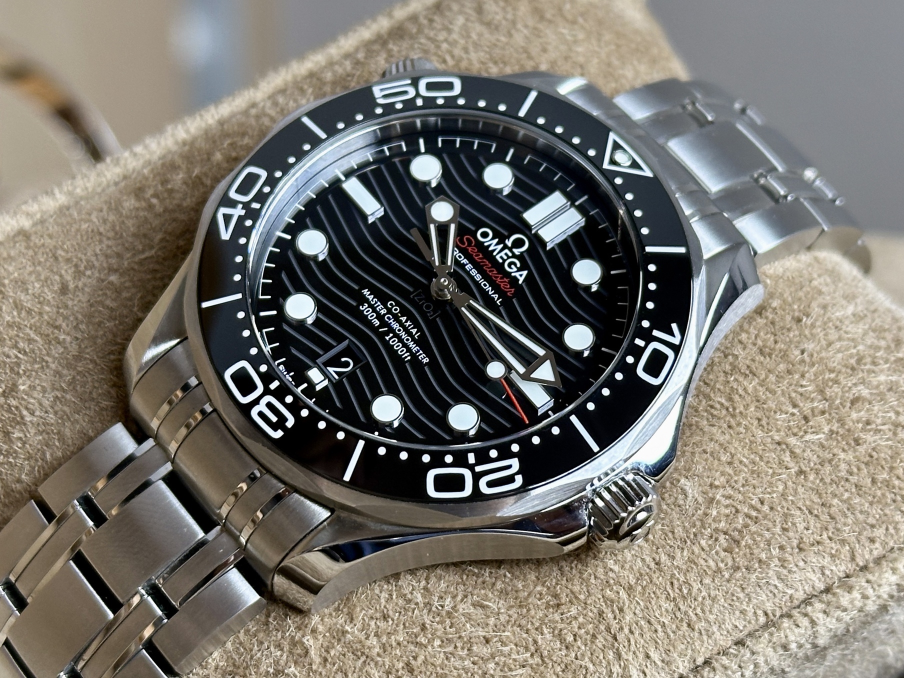 IWC Style Seamaster 300 123 Black Dial / Steel detail 4