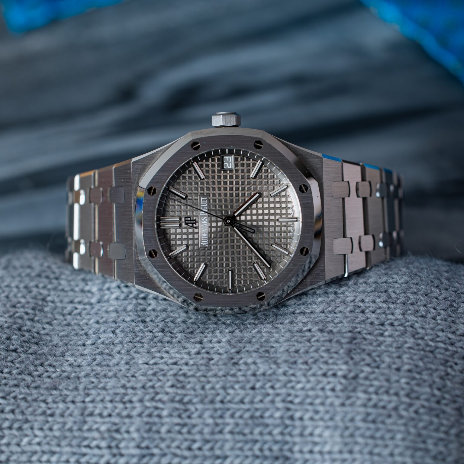 IWC Style Royal Oak 41 127 Grey Dial / Rubber detail 2