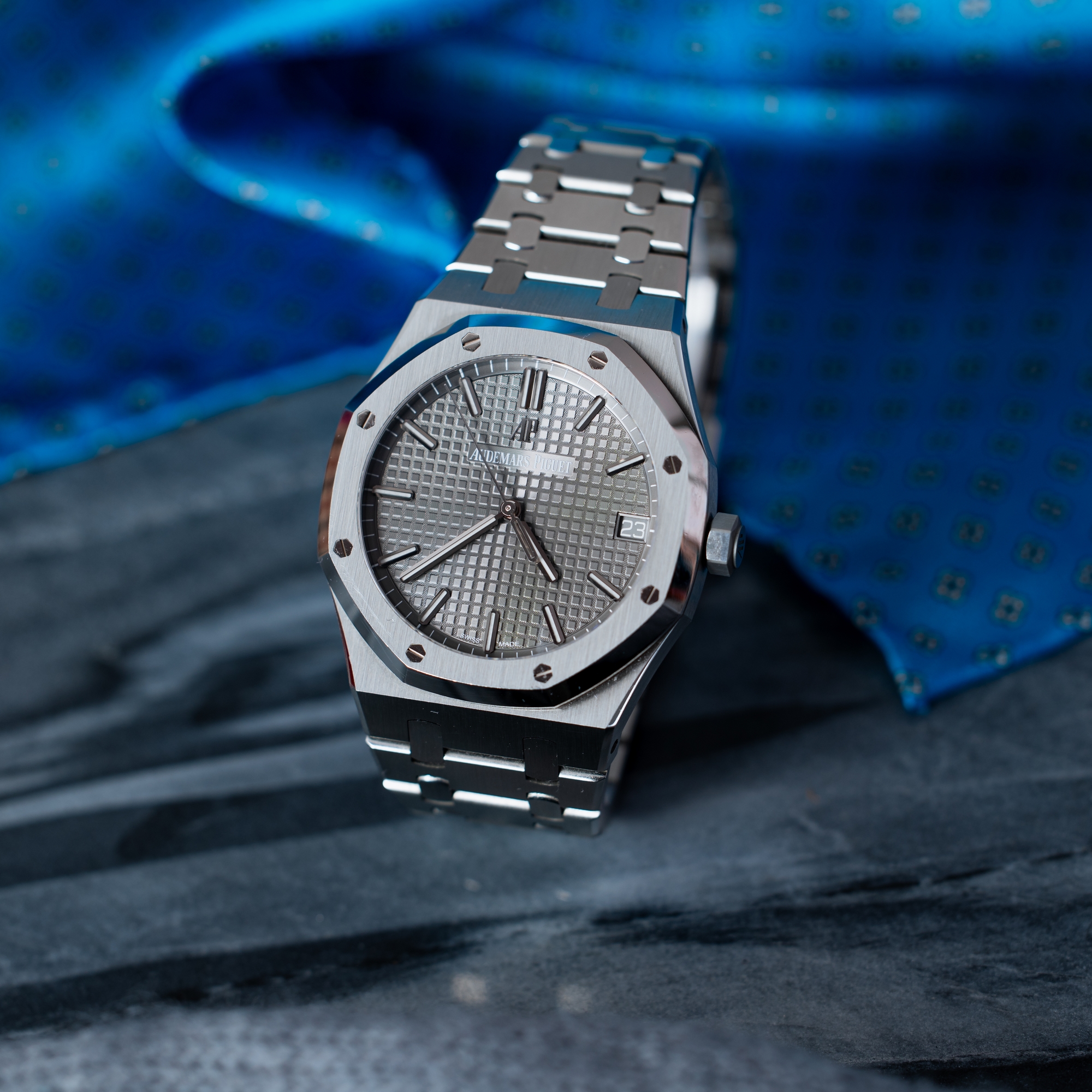 IWC Style Royal Oak 41 127 Grey Dial / Rubber detail 4