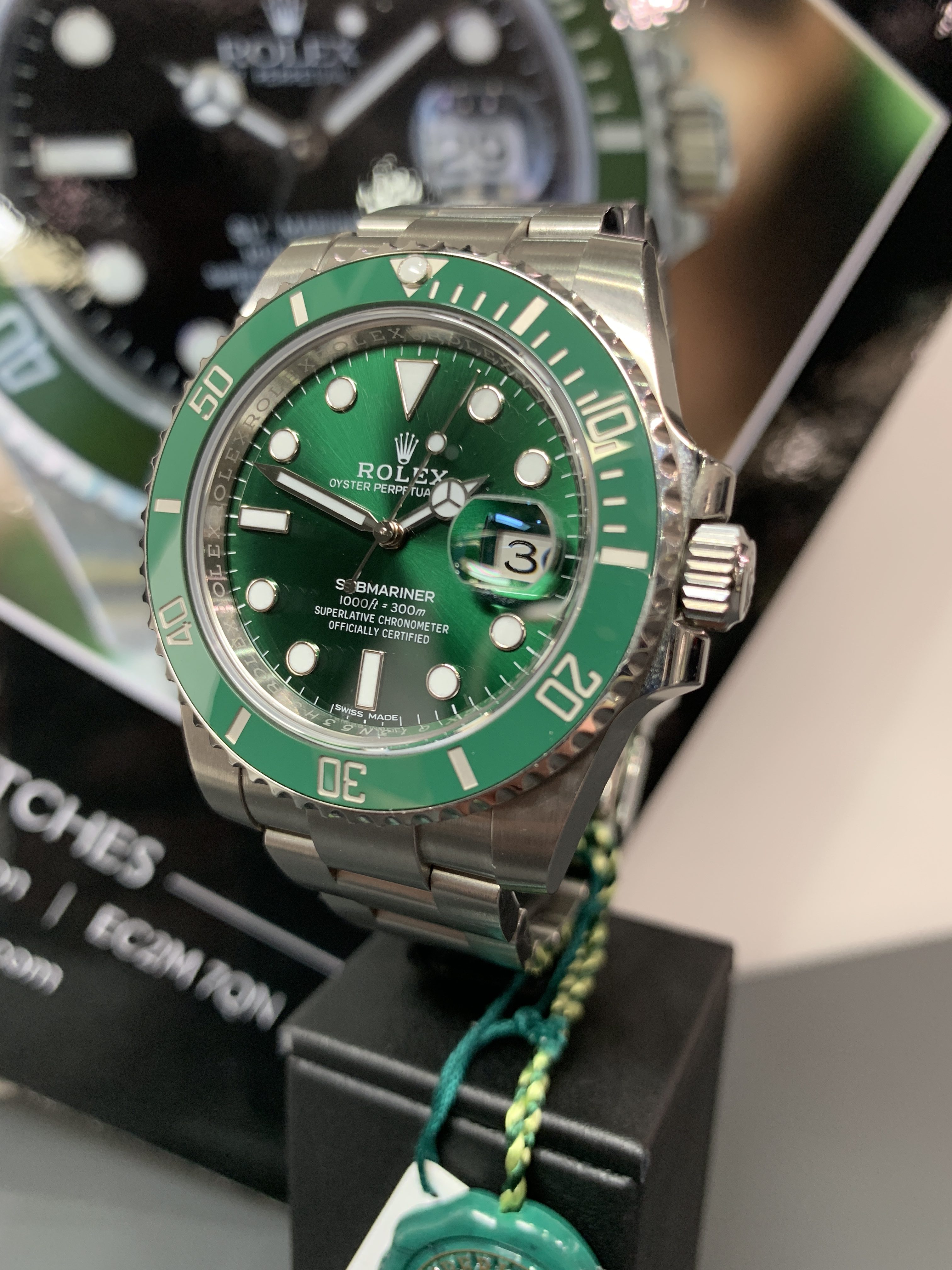Rolex Style Submariner Hulk 116610LV Green detail 2