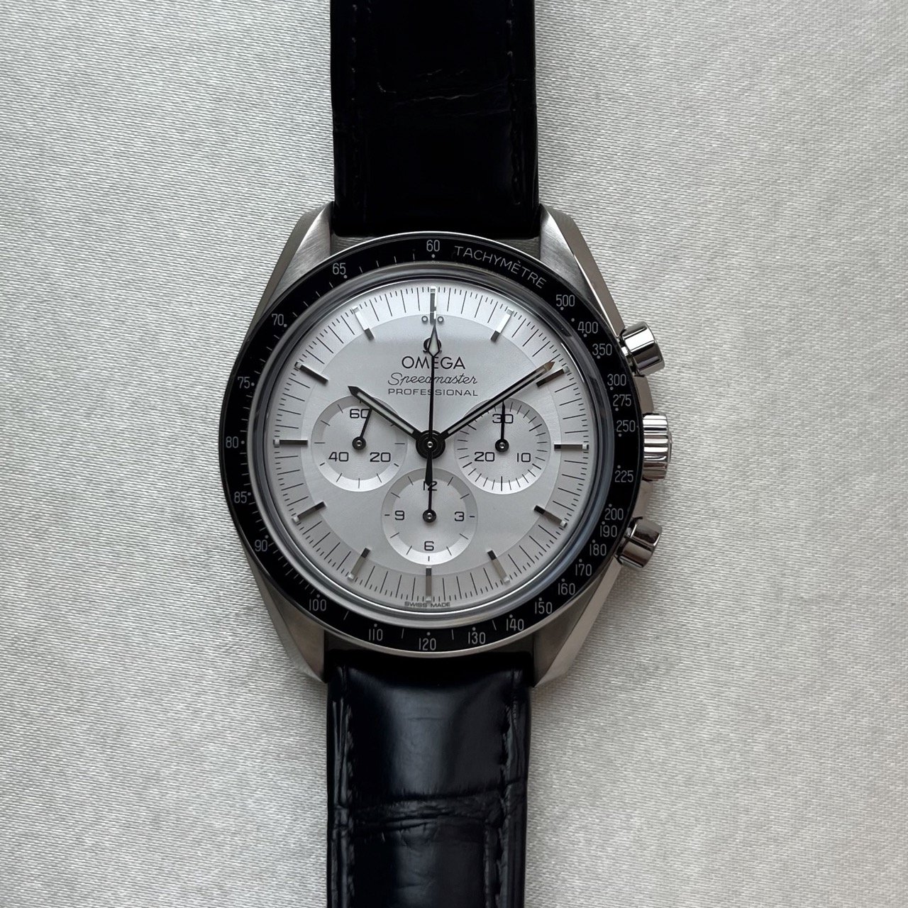 IWC Style Speedmaster Moonwatch 133 Silver Dial / Leather detail 2