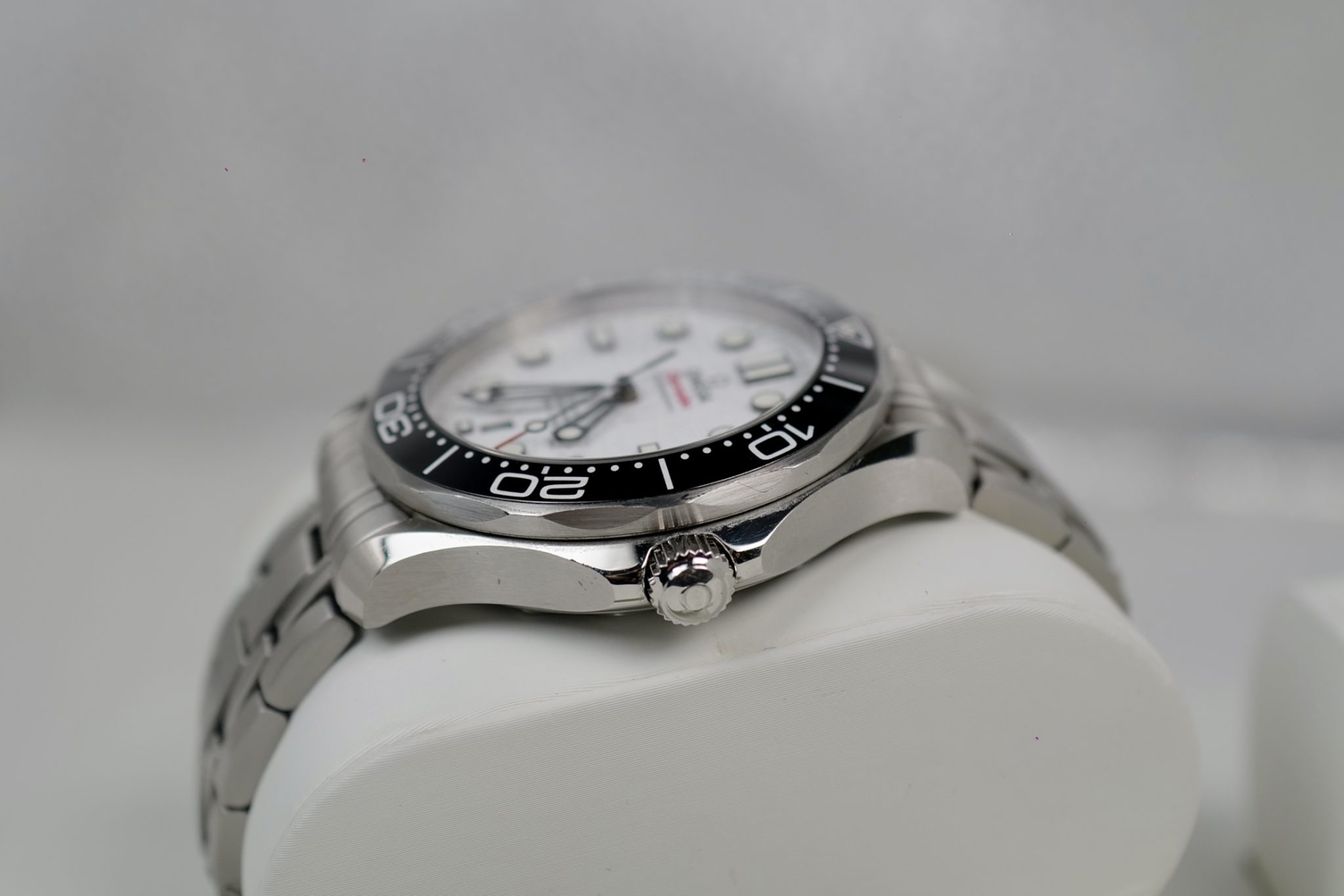 Hublot Style Seamaster 300 148 White Dial / Steel detail 4