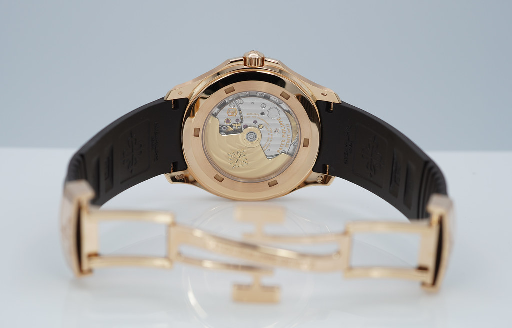 Cartier Style Aquanaut 5167 163 Full Gold detail 3
