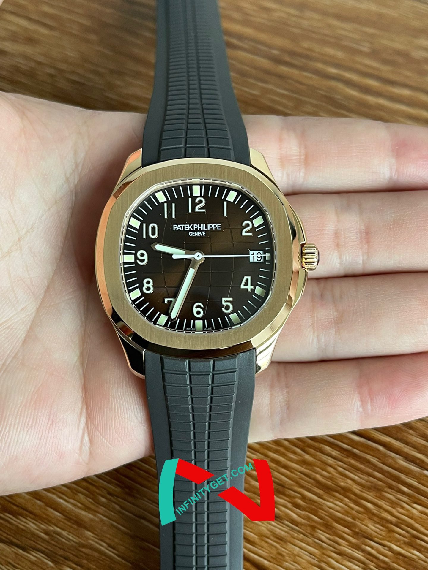 Cartier Style Aquanaut 5167 163 Full Gold detail 4