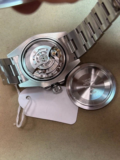 IWC Style Submariner Date 164 Ceramic Bezel detail 2