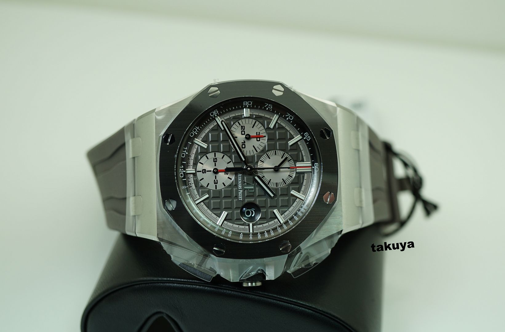 Rolex Style Royal Oak Offshore 165 Ceramic Bezel detail 3
