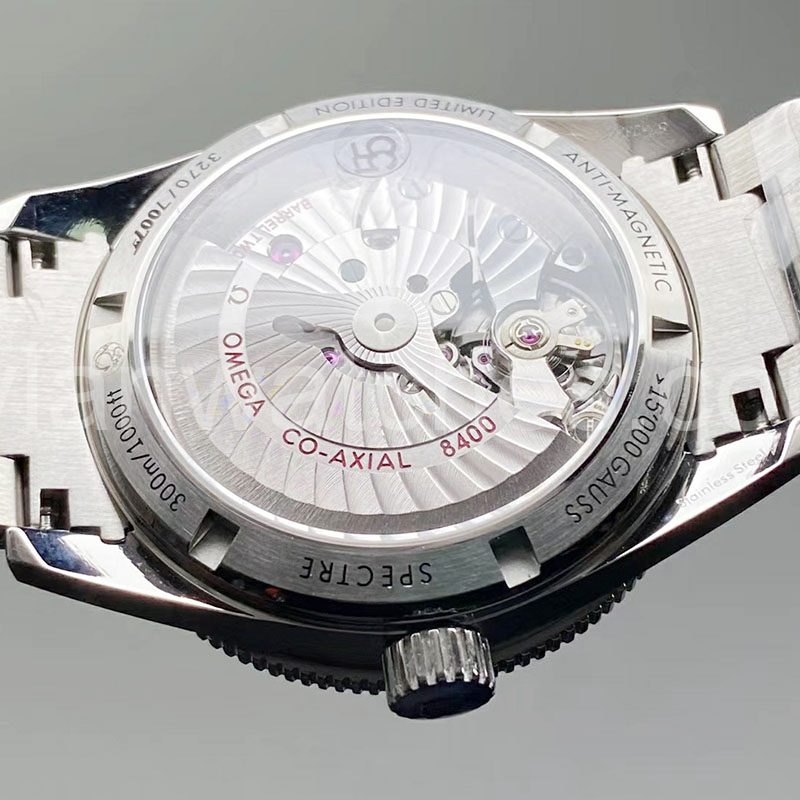 Hublot Style Seamaster 300 175 Ceramic Bezel detail 4