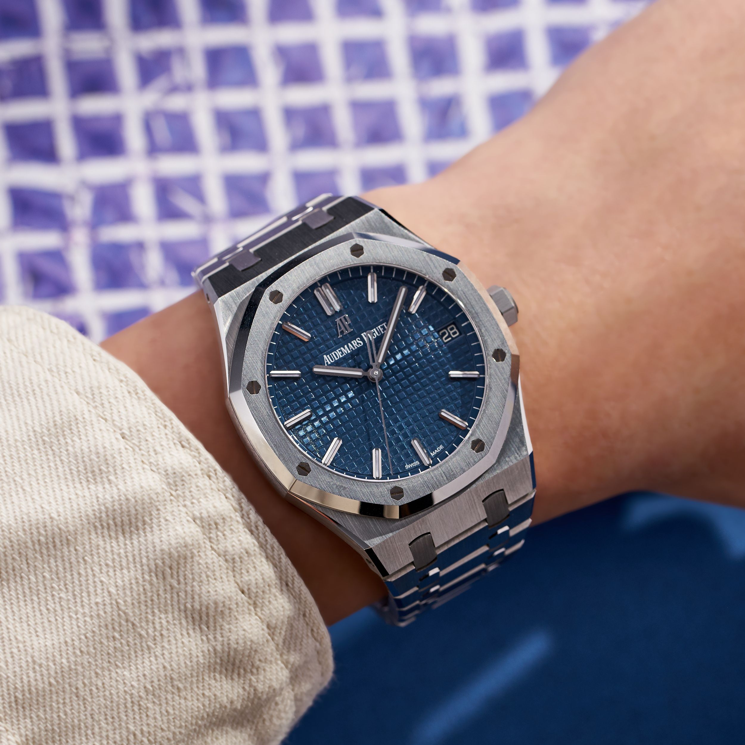 Omega Style Royal Oak 41 233 Blue Dial / Steel detail 2