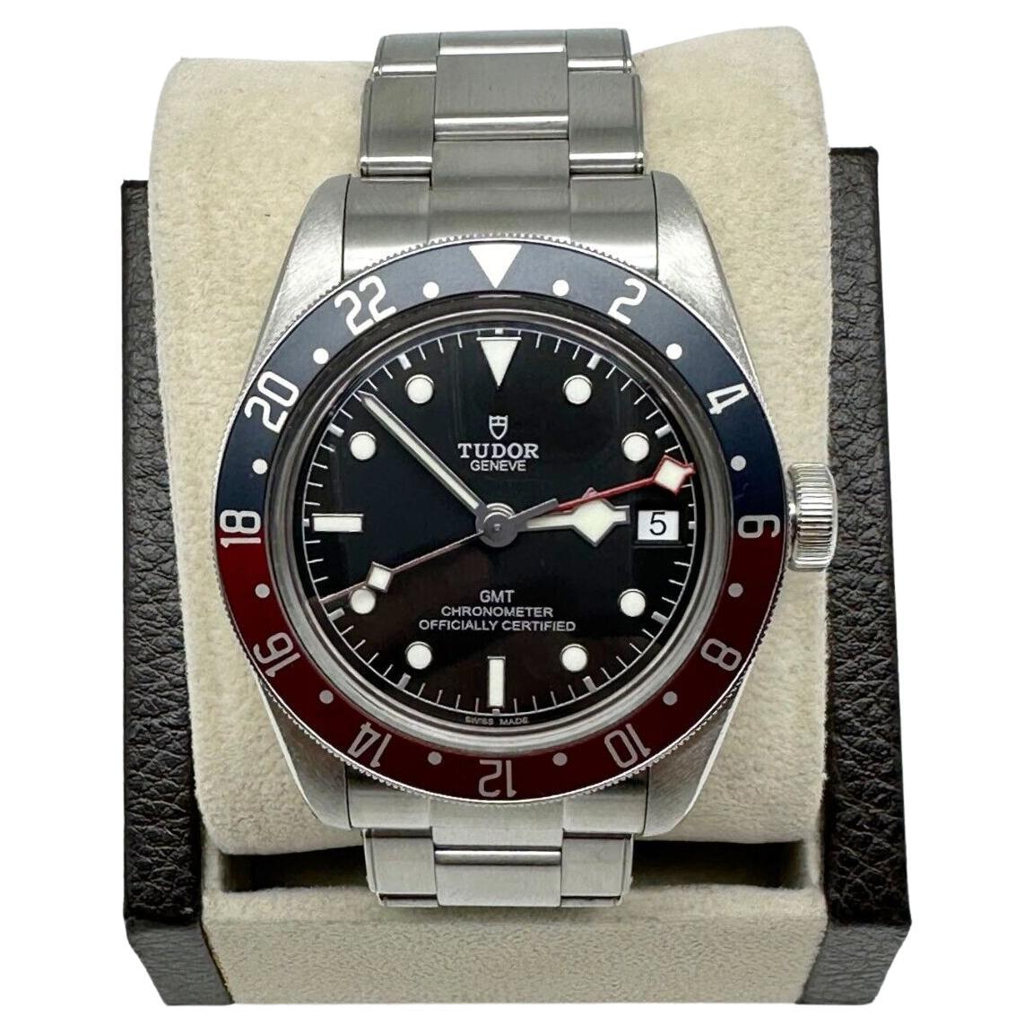 Tudor Style Black Bay GMT Pepsi Blue / Red detail 3