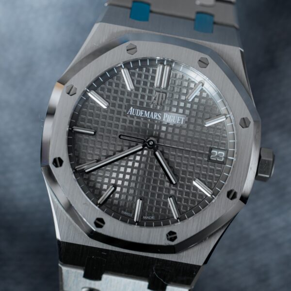 IWC Style Royal Oak 41 196 Grey Dial / Rubber detail 4