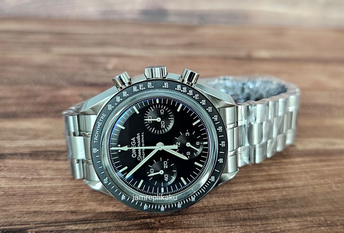 IWC Style Speedmaster Moonwatch 215 Black Dial / Steel detail 2
